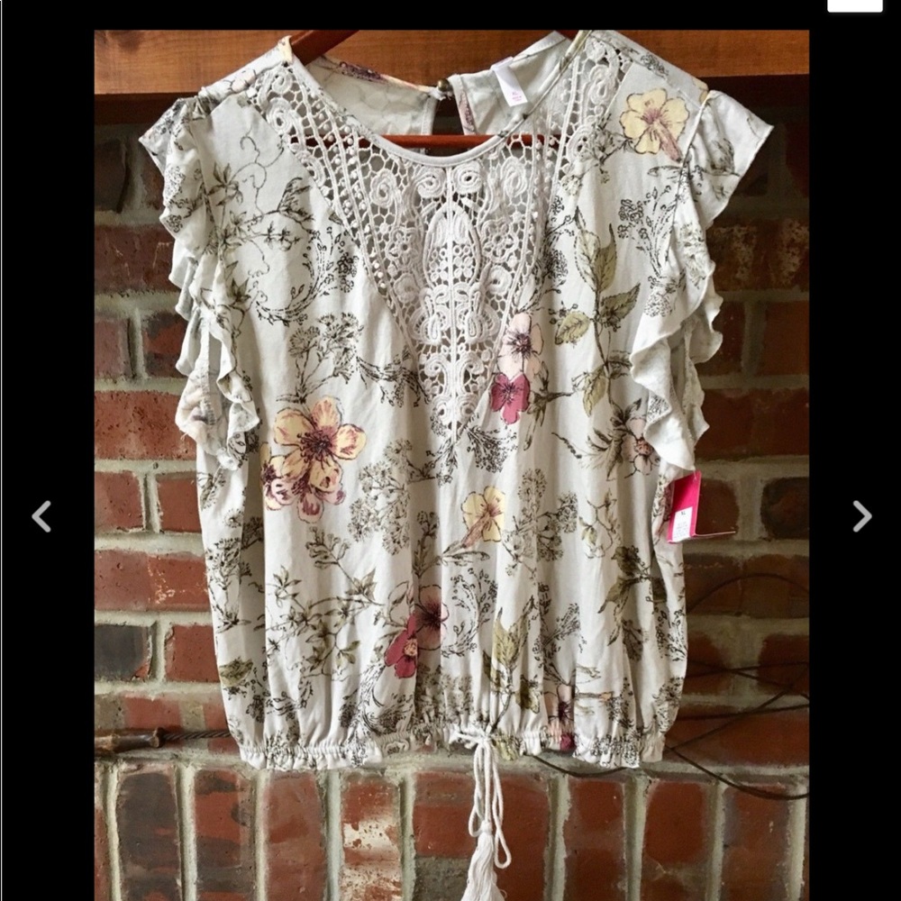 NWT Floral Top with Lace Detail & Flutter Sleeves